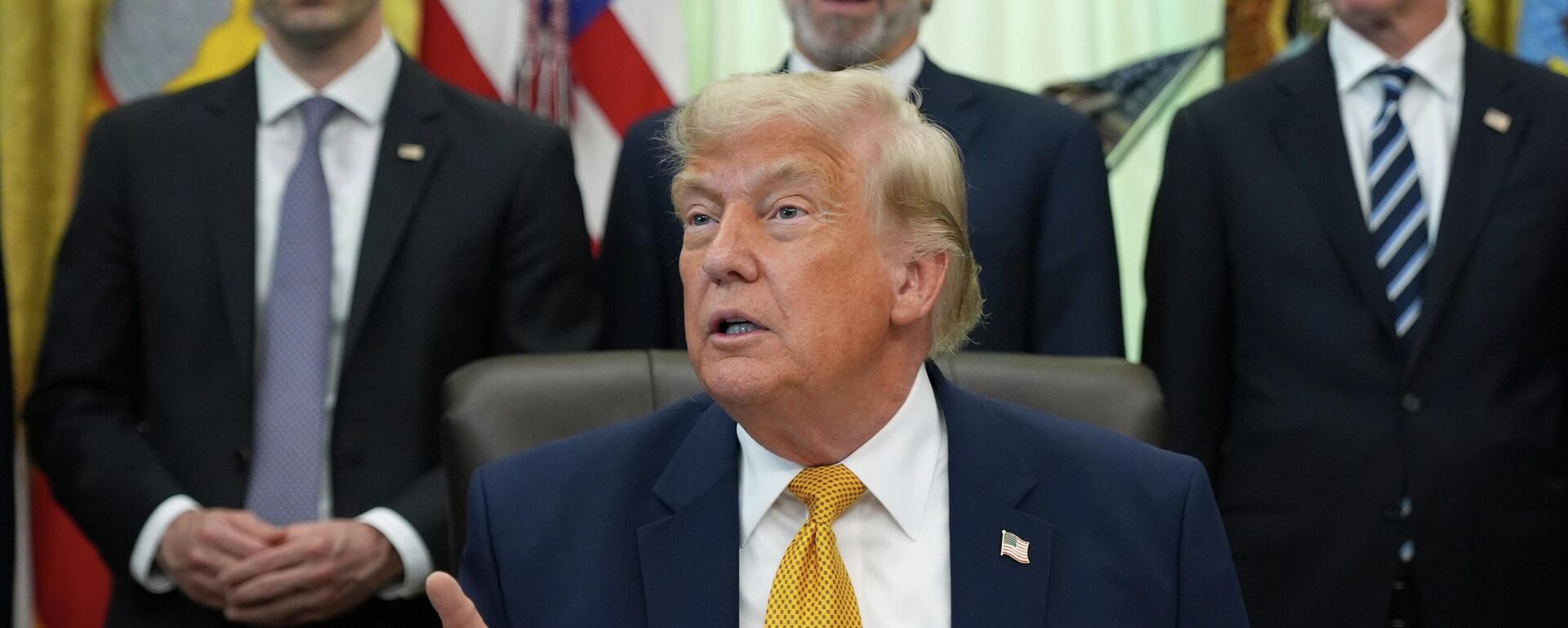 O presidente dos Estados Unidos, Donald Trump, durante conversa com a imprensa na Casa Branca, em 22 de junho de 2026 - Sputnik Brasil, 1920, 22.06.2026