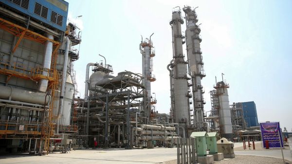 Nesta foto divulgada pelo site oficial da Presidência do Irã, é possível ver parte das instalações do complexo petroquímico de Pardis, em Assalouyeh, na costa norte do golfo Pérsico, Irã, 4 de setembro de 2018 Nesta foto divulgada pelo site oficial da Presidência do Irã, é possível ver parte das instalações do complexo petroquímico de Pardis, em Assalouyeh, na costa norte do golfo Pérsico, Irã, 4 de setembro de 2018 - Sputnik Brasil