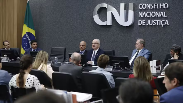 Presidente do Supremo Tribunal Federal (STF) e do Conselho Nacional de Justiça (CNJ), ministro Edson Fachin durante evento do CNJ - Sputnik Brasil