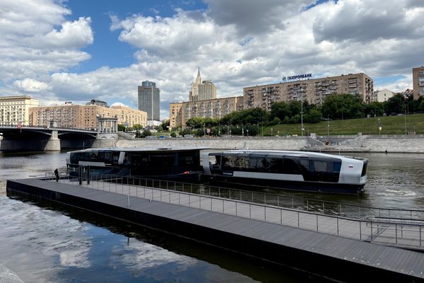Embarcação elétrica opera regularmente no Rio Moscou - Sputnik Brasil