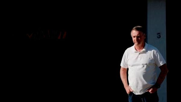 Mídia: Bolsonaro admite ser dono da pistola apreendida enquanto Moraes avalia impacto na domiciliar - Sputnik Brasil