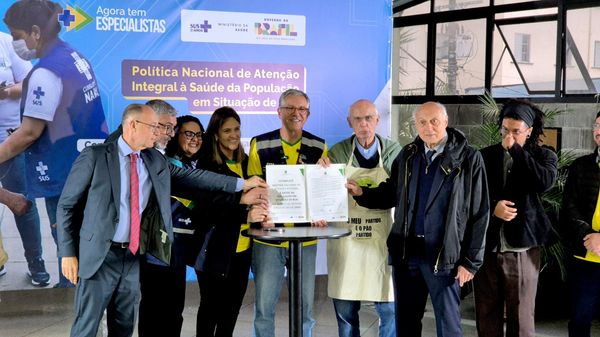 Autoridades se reúnem em São Paulo (SP) para o lançamento da Política Nacional de Atencão Integral à Saúde da População em Situacão de Rua (PNAIS Rua), em 24 de junho de 2026 - Sputnik Brasil