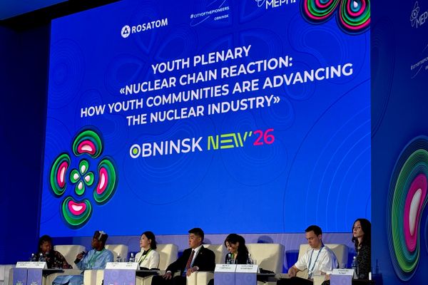  IV Fórum Internacional de Jovens do Setor Nuclear Obninsk NEW 2026 contou com diversas delegações estrangeiras - Sputnik Brasil