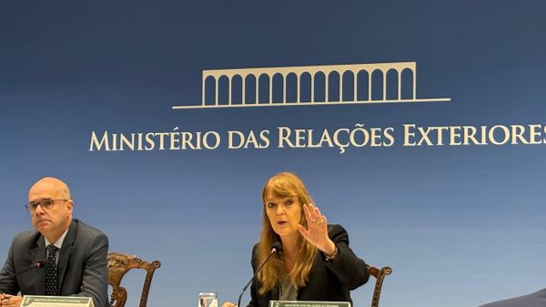 A embaixadora Gisele Pinheiro durante briefing do Ministério de Relações Exteriores do Brasil sobre a Cúpula de Assunção do Mercosul - Sputnik Brasil