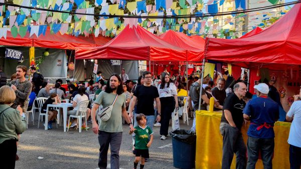 Celebração de São Pedro na paróquia Santíssimo Sacramento, no bairro do Paraíso, em São Paulo - Sputnik Brasil