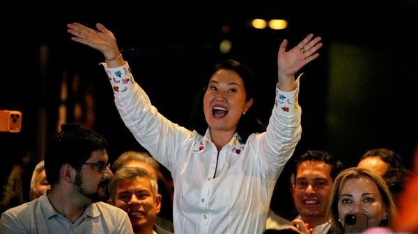 Keiko Fujimori durante aparição pública em Lima, capital do Peru, em 7 de junho de 2026 - Sputnik Brasil