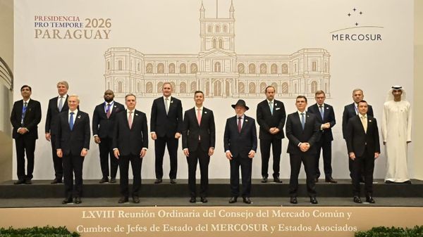 Líderes de Estado em foto oficial da reunião do Mercosul, realizada no Paraguai, em 30 de junho de 2026 - Sputnik Brasil