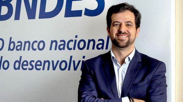 O diretor de Desenvolvimento Produtivo, Inovação e Comércio Exterior do Banco Nacional de Desenvolvimento Econômico e Social (BNDES), José Luis Gordon (foto de arquivo) - Sputnik Brasil