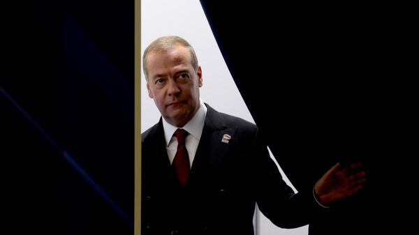 O vice-presidente do Conselho de Segurança da Rússia e presidente do partido Rússia Unida, Dmitry Medvedev, à margem do 23º congresso do partido, em Moscou, em 28 de junho de 2026 O vice-presidente do Conselho de Segurança da Rússia e presidente do partido Rússia Unida, Dmitry Medvedev, à margem do 23º congresso do partido, em Moscou, em 28 de junho de 2026 - Sputnik Brasil