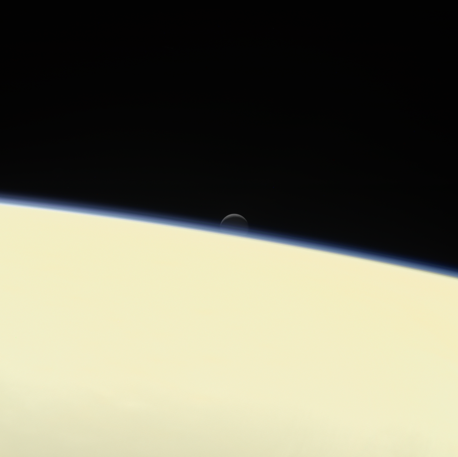 Esta imagem de Encélado, está entre as últimas imagens capturadas e enviadas pela sonda Cassini da NASA, 13 de setembro de 2017 Esta imagem de Encélado, está entre as últimas imagens capturadas e enviadas pela sonda Cassini da NASA, 13 de setembro de 2017