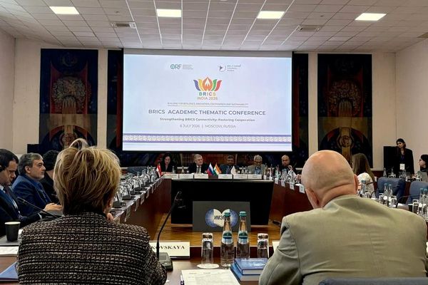 Pavel Knyazev, embaixador extraordinário do Ministério dos Negócios Estrangeiros da Rússia e Sous-Sherpa da Federação da Rússia discursa naConferência Acadêmica Temática do BRICS em Moscou - Sputnik Brasil