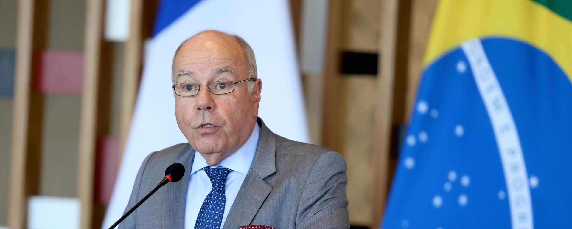 O ministro das Relações Exteriores brasileiro, Mauro Vieira, durante cerimônia de assinatura de atos e declaração à imprensa, em 1º de julho de 2026 O ministro das Relações Exteriores brasileiro, Mauro Vieira, durante cerimônia de assinatura de atos e declaração à imprensa, em 1º de julho de 2026 - Sputnik Brasil, 1920, 06.07.2026