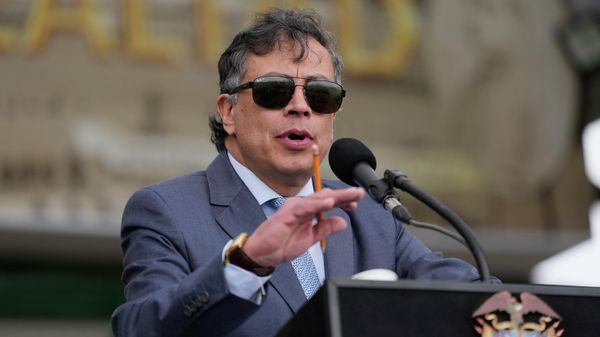 O presidente da Colômbia, Gustavo Petro, discursa durante uma cerimônia militar em Bogotá, Colômbia, 5 de junho de 2026 - Sputnik Brasil