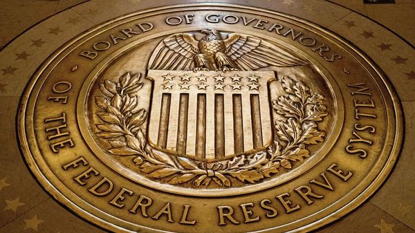 O selo do Conselho de Governadores do Sistema da Reserva Federal dos Estados Unidos é exibido no chão do Edifício Marriner S. Eccles do Conselho da Reserva Federal em Washington, 5 de fevereiro de 2018 - Sputnik Brasil