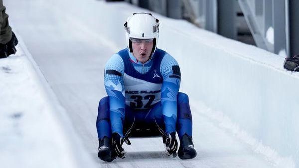 Matvei Perestoronin, atleta russo de luge, conclui uma prova classificatória para disputar uma etapa da Copa do Mundo de Luge em Lake Placid, Nova York, em 18 de dezembro de 2025 Matvei Perestoronin, atleta russo de luge, conclui uma prova classificatória para disputar uma etapa da Copa do Mundo de Luge em Lake Placid, Nova York, em 18 de dezembro de 2025 - Sputnik Brasil