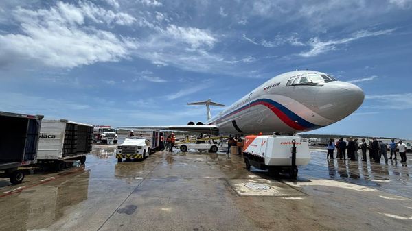 Avião russo com ajuda humanitária chegou à Venezuela, em 11 de julho de 2026 - Sputnik Brasil