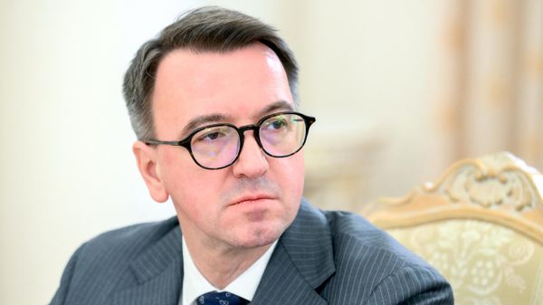 O diretor do Departamento de Assuntos Europeus do Ministério das Relações Exteriores da Rússia, Vladislav Maslennikov, durante reunião, em 16 de dezembro de 2025 - Sputnik Brasil