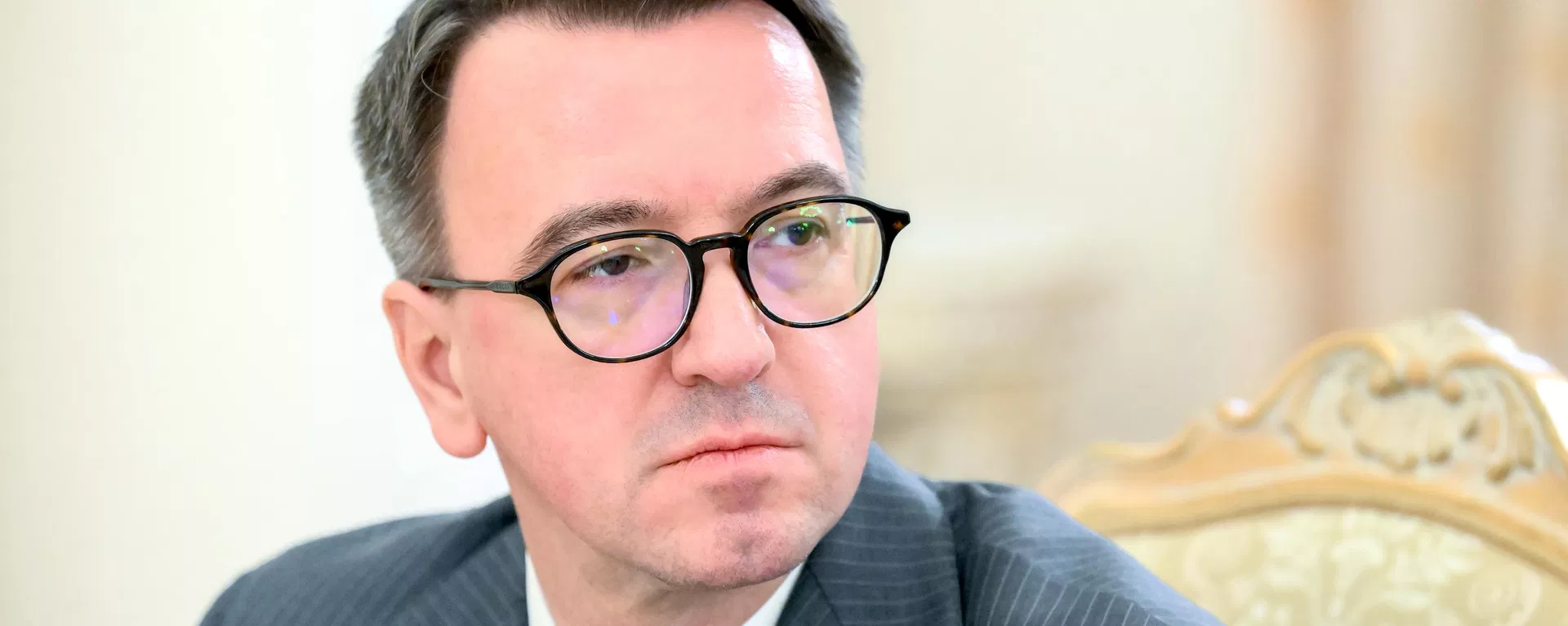 O diretor do Departamento de Assuntos Europeus do Ministério das Relações Exteriores da Rússia, Vladislav Maslennikov, durante reunião, em 16 de dezembro de 2025 - Sputnik Brasil, 1920, 18.09.2026