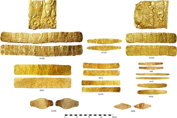 Joias e objetos domésticos da Idade do Bronze encontrados em Hala Sultan Tekke, Chipre - Sputnik Brasil