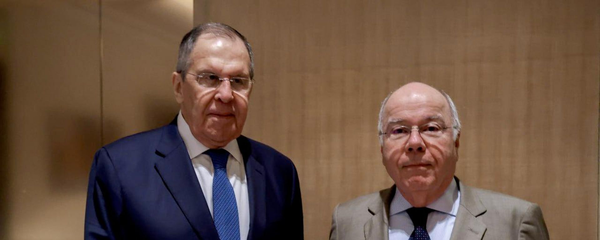 O chanceler russo, Sergei Lavrov, se reúne em Manila, nas Filipinas, com o seu homólogo brasileiro, Mauro Vieira - Sputnik Brasil, 1920, 22.07.2026