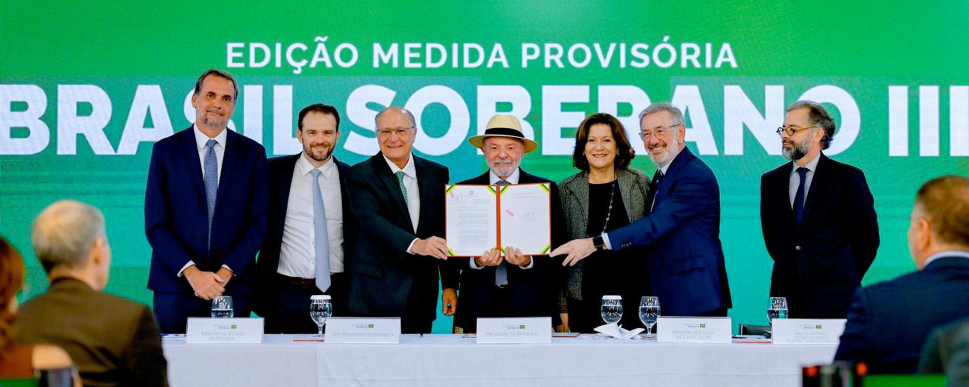 Sanção do Projeto de Lei de Conversão nº 7, de 2026, que destina recursos a linhas de crédito do Programa Brasil Soberano, em 22 de julho de 2026 - Sputnik Brasil, 1920, 22.07.2026