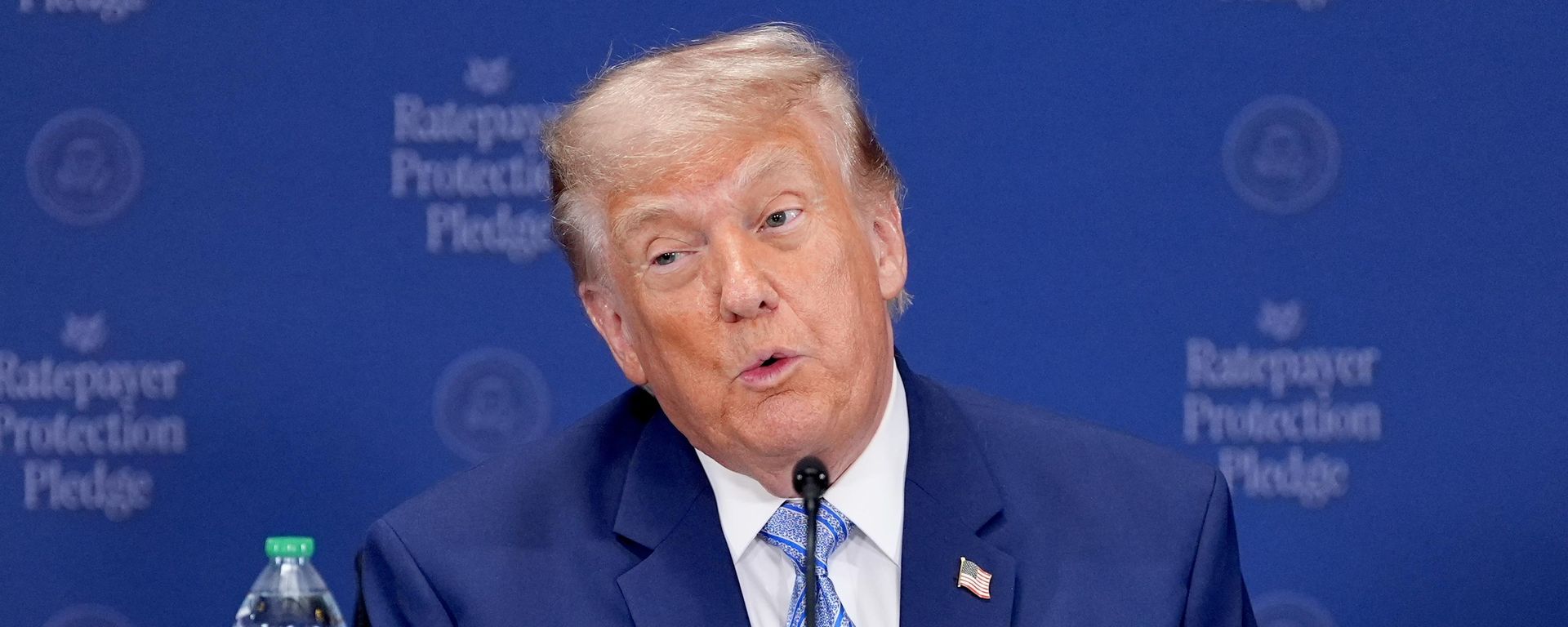 O presidente dos Estados Unidos, Donald Trump, durante discurso em Washington, D.C. em 23 de julho de 2026 - Sputnik Brasil, 1920, 27.08.2026