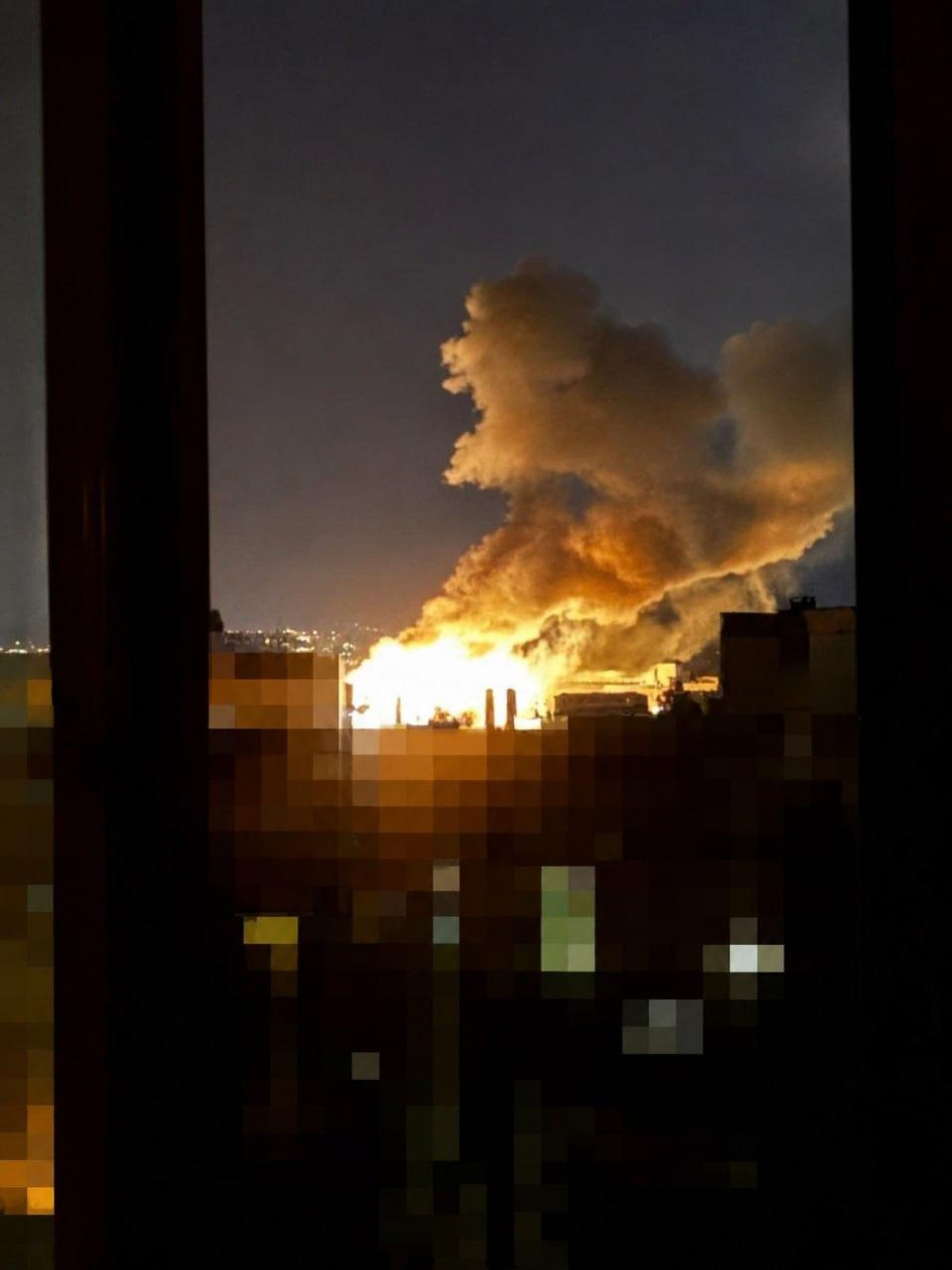 Explosões ouvidas em Kiev; incêndio relatado em armazém Explosões ouvidas em Kiev; incêndio relatado em armazém