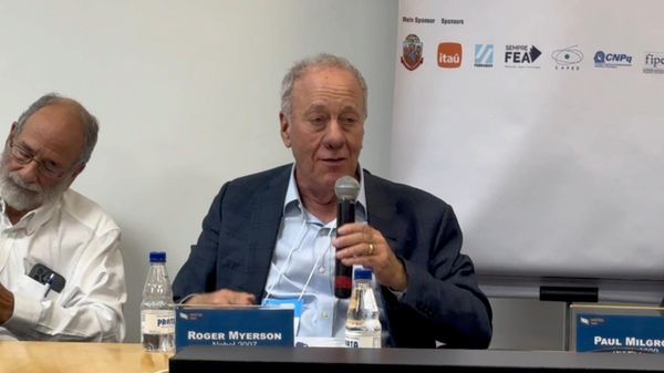 Roger Myerson, economista e vencedor do Prêmio Nobel de Economia em 2007 - Sputnik Brasil