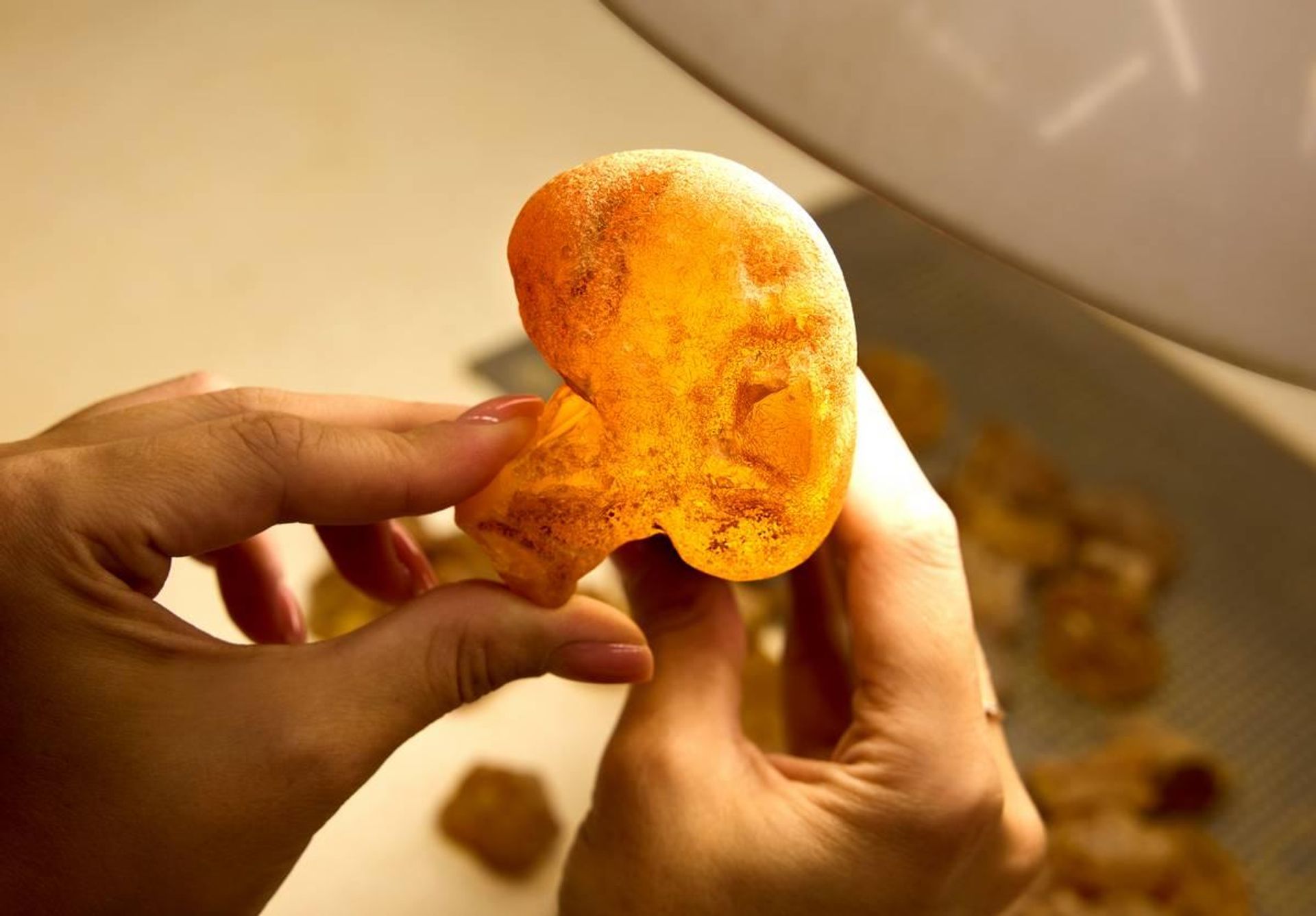 Âmbar em forma de gota