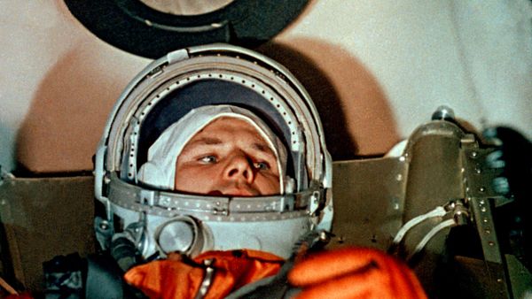 O cosmonauta Yuri Gagarin na cabine da espaçonave Vostok-1 antes do lançamento histórico do primeiro homem ao espaço. Cosmódromo de Baikonur, União Soviética, 12 de abril de 1961 - Sputnik Brasil