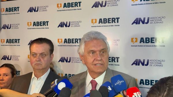 Ex-governador de Goiás e candidato a Presidente, Ronaldo Caiado, ao lado do vice na chapa, Gilberto Kassab, durante evento da ANJ e Abert. Brasília (DF), 29 de julho de 2026 - Sputnik Brasil