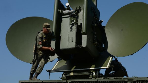 Sistema de guerra eletrônica Krasukha-4 da Rússia - Sputnik Brasil