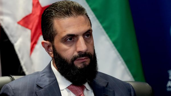 Ahmad al-Sharaa em reunião à margem da cúpula da OTAN, em Ancara. Turquia, 8 de julho de 2026 - Sputnik Brasil