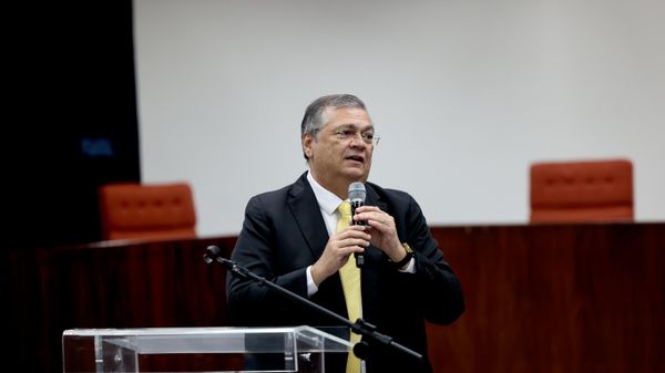 O ministro do Supremo Tribunal Federal (STF) Flávio Dino durante palestra a estudantes, em 2 de junho de 2026 - Sputnik Brasil
