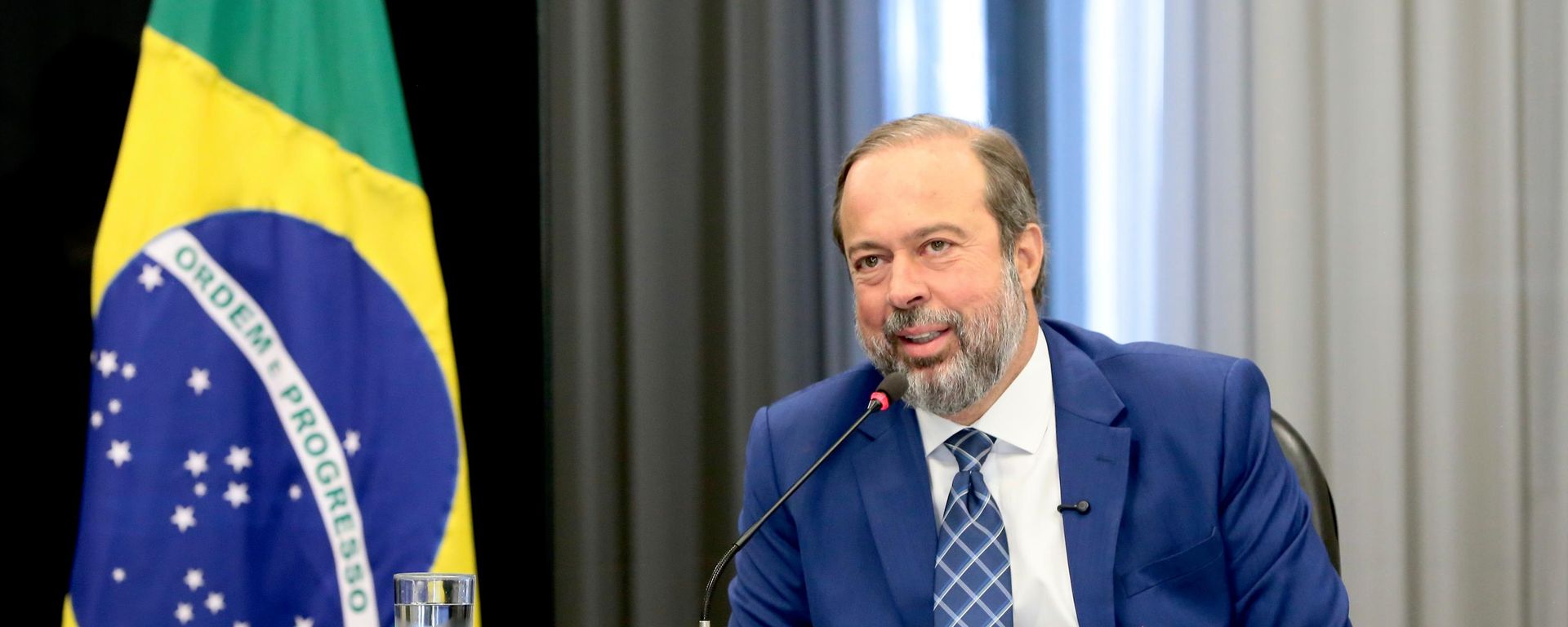 Ministro de Minas e Energia Alexandre Silveira durante evento realizado na sede do Ministério de Minas e Energia, após reunião do Conselho Nacional de Política Energética (CNPE) - Sputnik Brasil, 1920, 30.07.2026