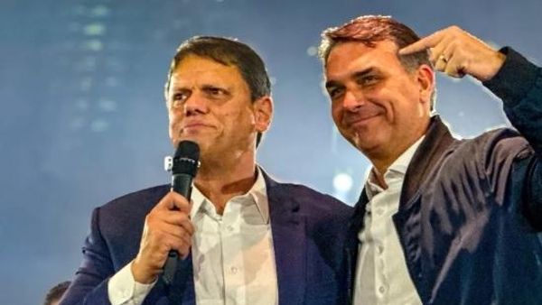 Tarcísio participa de conveção do Republicanos para oficializar a candidatura à reelição ao governo de SP, em São Paulo. Brasil, 1º de agosto de 2026 - Sputnik Brasil