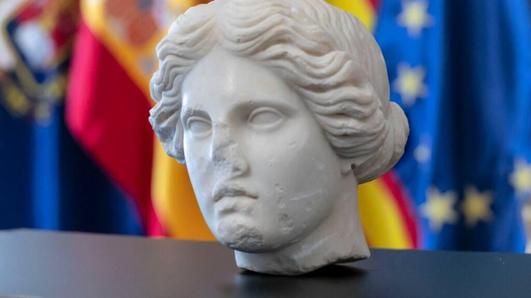 A Vênus de Alicante, uma cabeça de mármore branco da possível deusa Vênus, datada entre os séculos I e II d.C., em excelente estado de conservação - Sputnik Brasil
