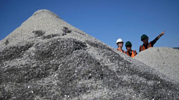 🪨 Desenvolvimento de minerais críticos no Brasil pode adicionar R$ 192 bilhões ao PIB até 2050 - Sputnik Brasil