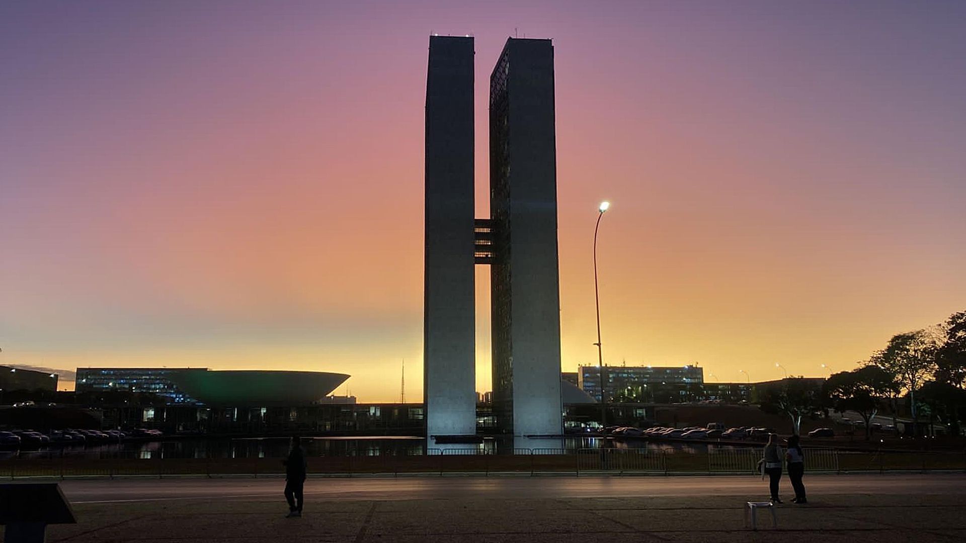 Pôr do sol na Praça dos Três Poderes Pôr do sol na Praça dos Três Poderes - Sputnik Brasil, 1920, 09.08.2026