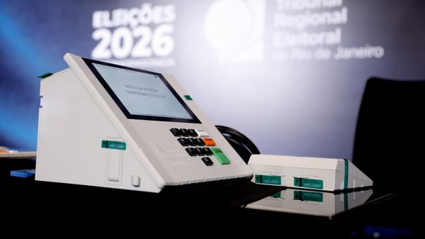 O Tribunal Regional Eleitoral do Rio de Janeiro (TRE-RJ) apresenta a estrutura e compartilha testes da urna eletrônica para as eleições de 2026. Rio de Janeiro, 3 de agosto de 2026 - Sputnik Brasil