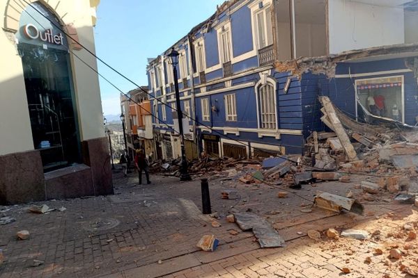 Veja graves danos causados pelo terremoto à Basílica de Nossa Senhora do Rosário de Chiquinquirá, na cidade de Manizales, na Colômbia - Sputnik Brasil