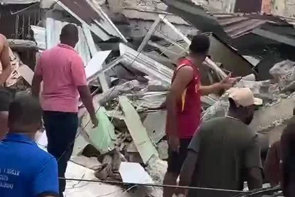 Veja graves danos causados pelo terremoto à Basílica de Nossa Senhora do Rosário de Chiquinquirá, na cidade de Manizales, na Colômbia - Sputnik Brasil