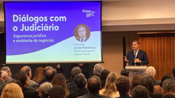 O ministro do Supremo Tribunal Federal, André Mendonça, durante palestra no Rio de Janeiro, de 10 de agosto de 2026 - Sputnik Brasil