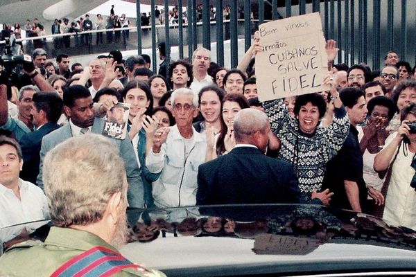 Fidel Castro em Niterói no ano de 1999 - Sputnik Brasil