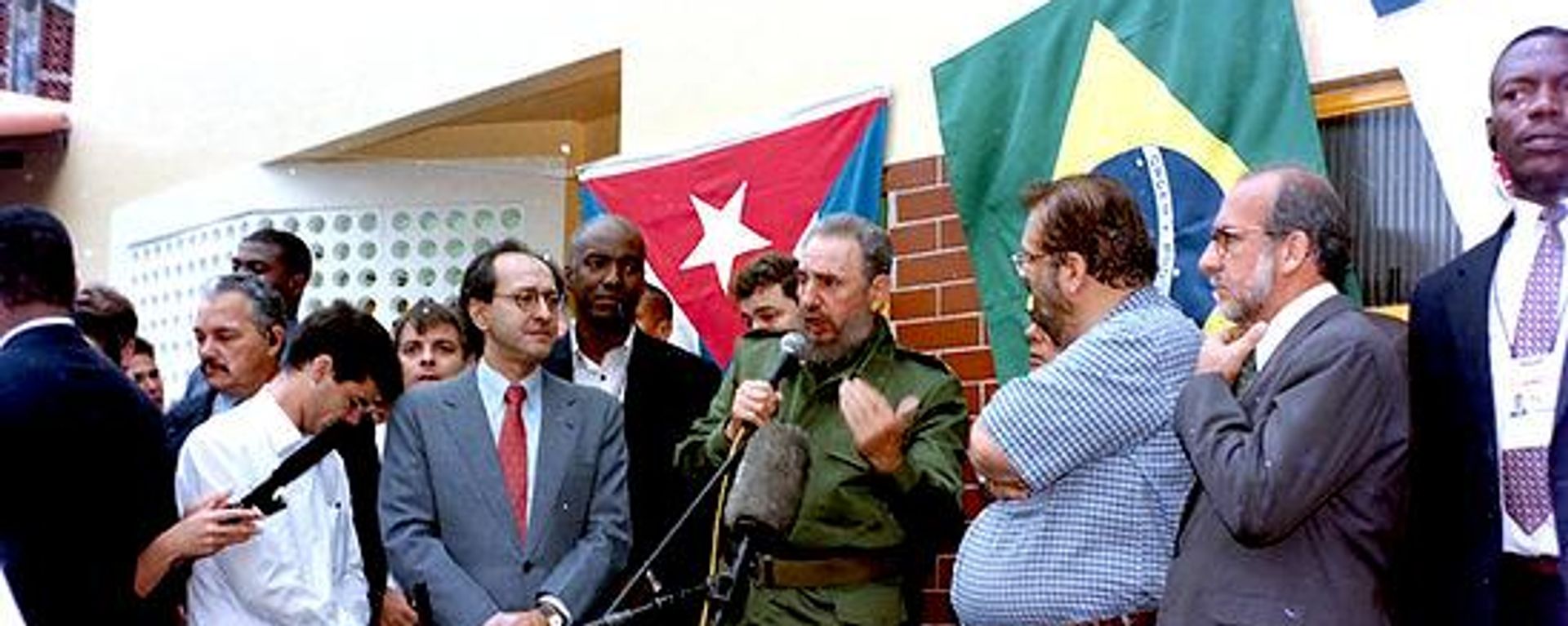 Visita de Fidel Castro a Niterói no ano de 1999 - Sputnik Brasil, 1920, 13.08.2026