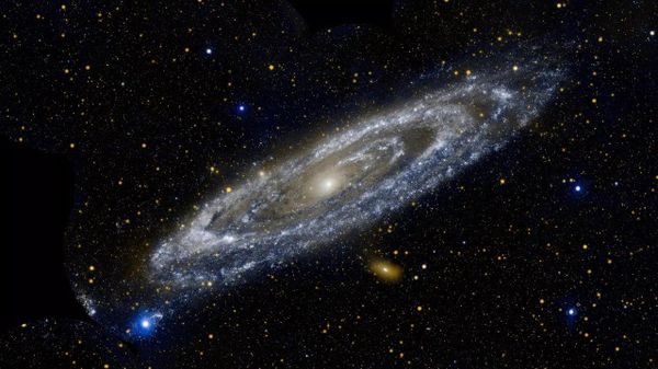 Andrômeda está 'perdendo o ritmo' de formação de novas estrelas - Sputnik Brasil