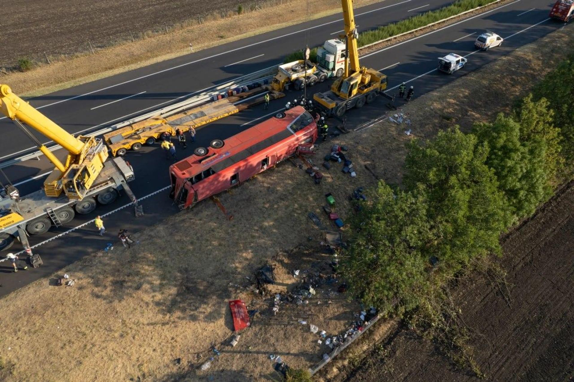 Acidente com ônibus deixa 12 mortos e diversos feridos na Hungria Acidente com ônibus deixa 12 mortos e diversos feridos na Hungria