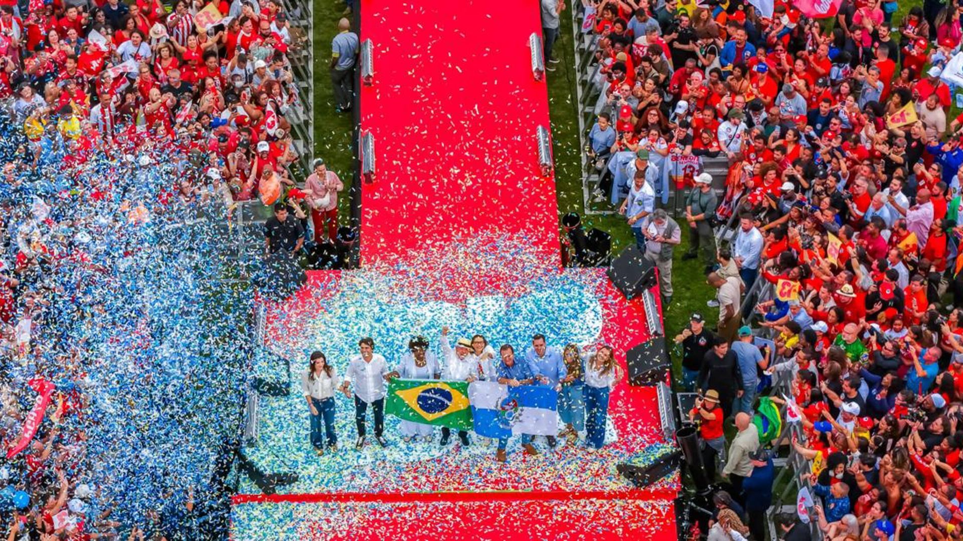 Presidente Luiz Inácio Lula da Silva (PT) durante ato de campanha no estádio Moça Bonita, em Bangu. Rio de Janeiro, 22 de agosto de 2026 Presidente Luiz Inácio Lula da Silva (PT) durante ato de campanha no estádio Moça Bonita, em Bangu. Rio de Janeiro, 22 de agosto de 2026 - Sputnik Brasil, 1920, 22.08.2026