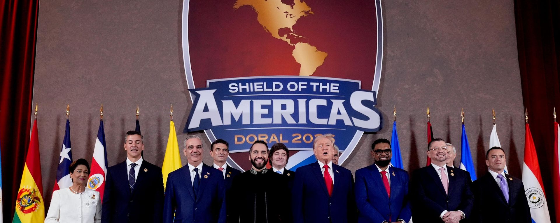 Integrantes da iniciativa Escudo das Américas posam para uma foto de grupo na Cúpula Escudo das Américas, no Trump National Doral Miami, em Doral, Flórida. EUA, 7 de março de 2026 - Sputnik Brasil, 1920, 25.08.2026