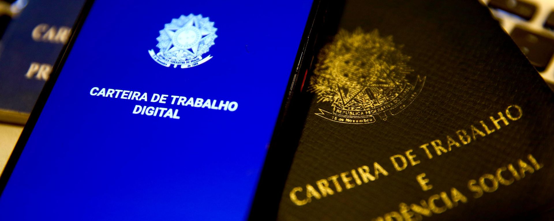 Carteira de trabalho digital - Sputnik Brasil, 1920, 25.08.2026